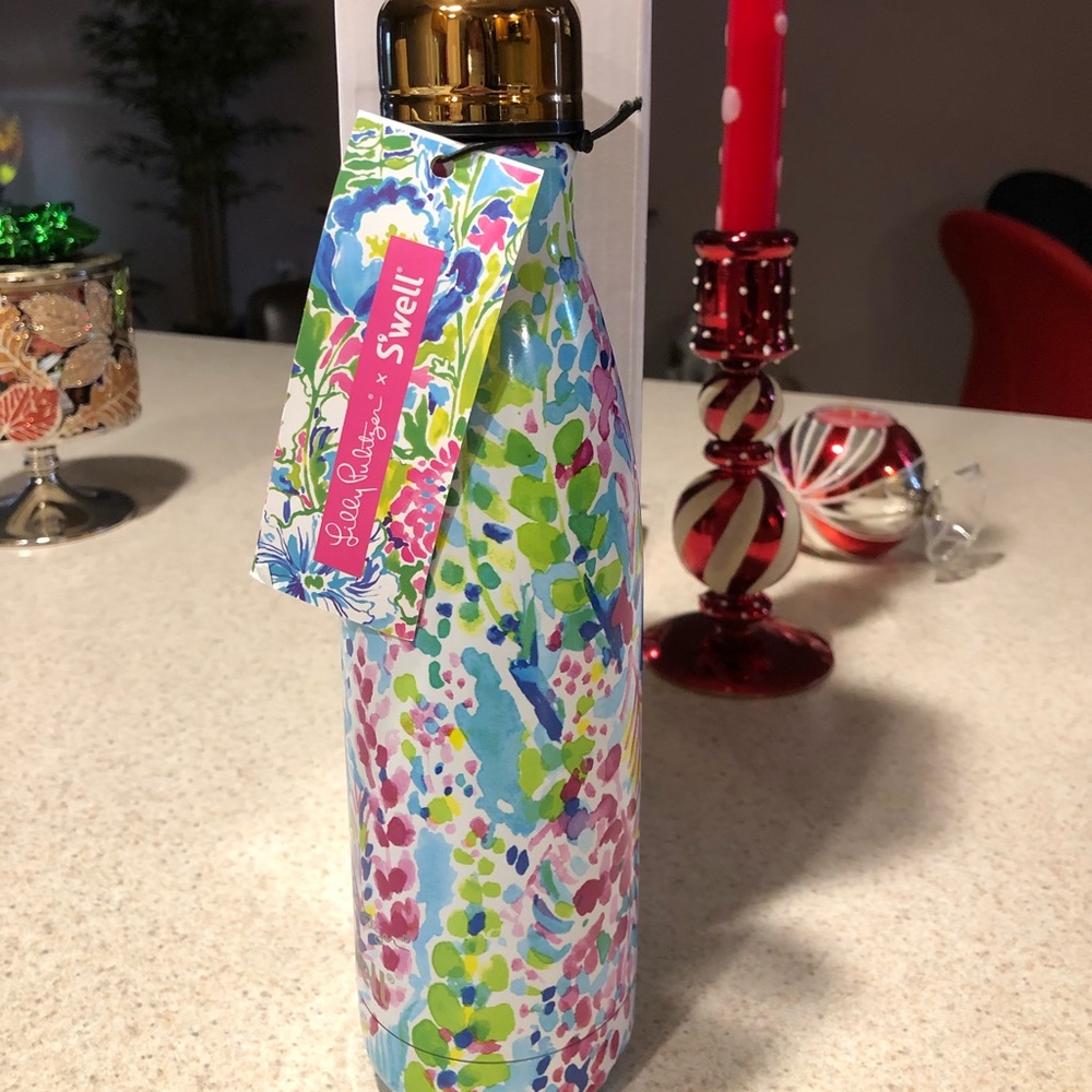 Limited edition Lilly Pulitzer swell bottle